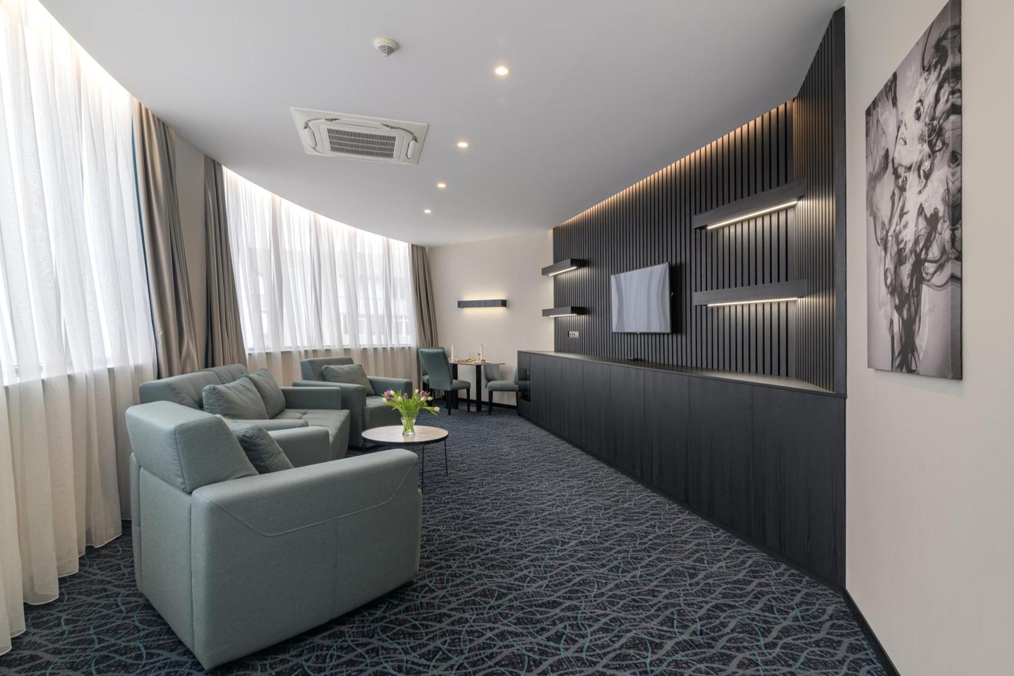 Rosslyn Dimyat 4*