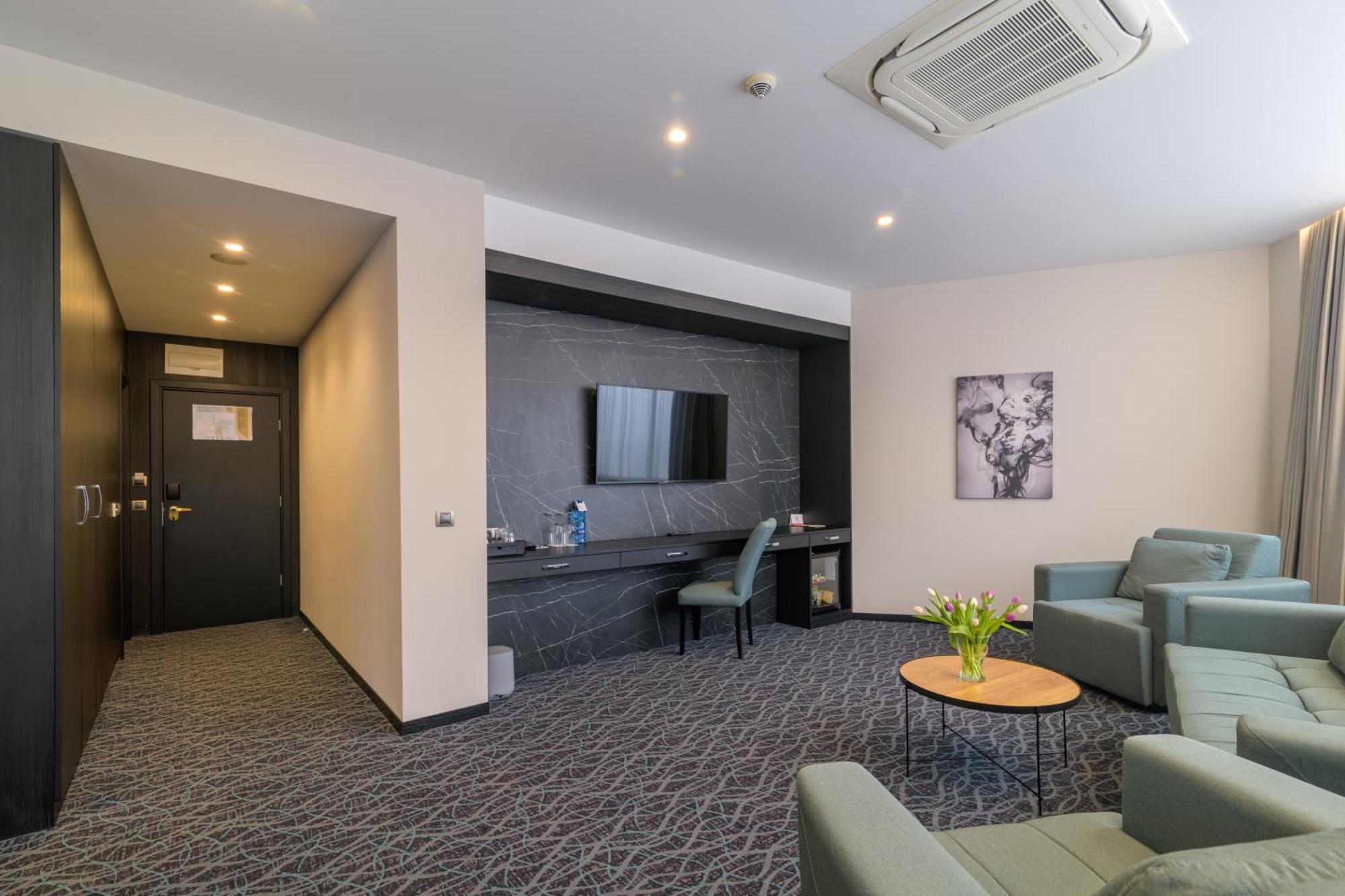 Rosslyn Dimyat 4* וארנה