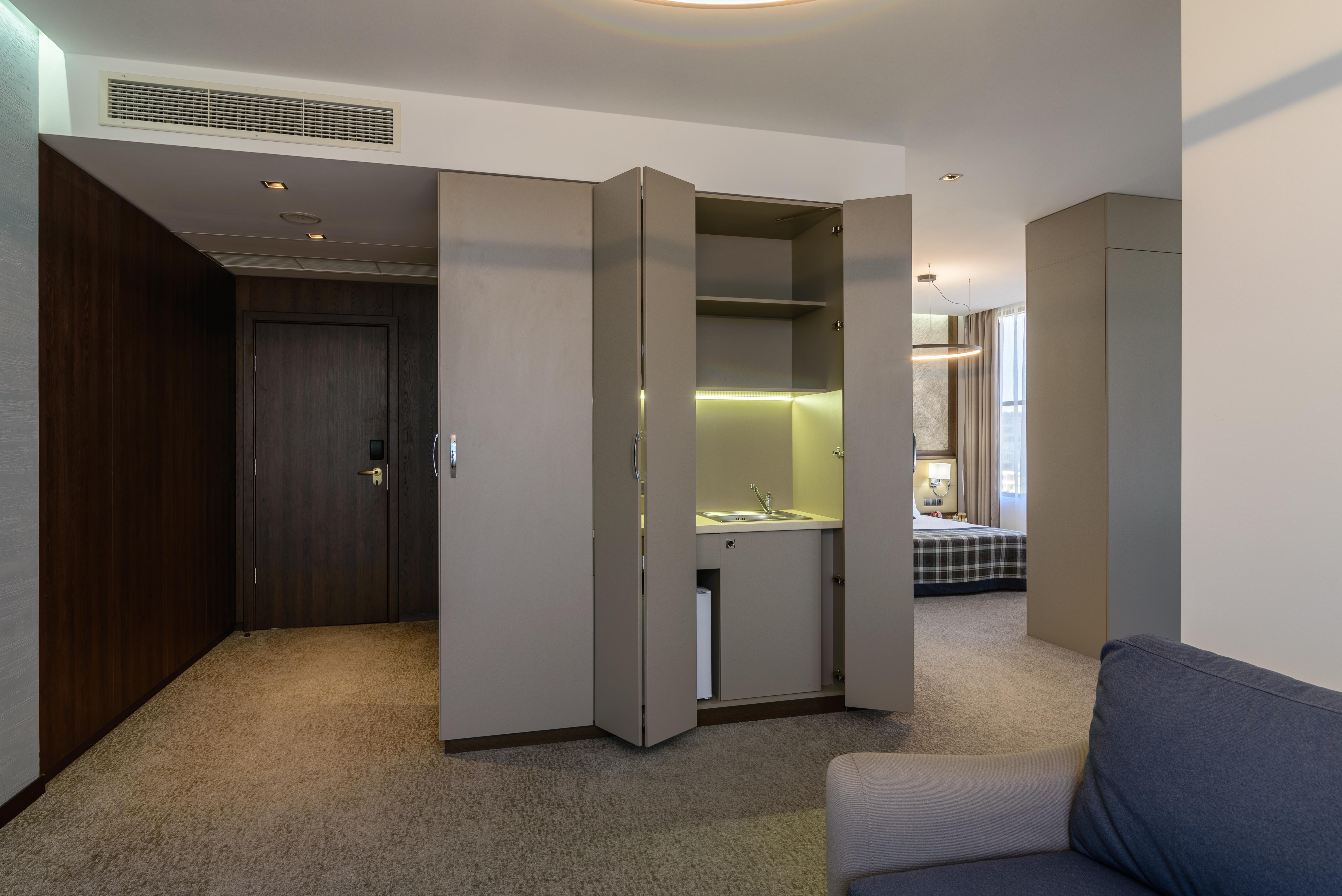 Hotel Rosslyn Dimyat Warna